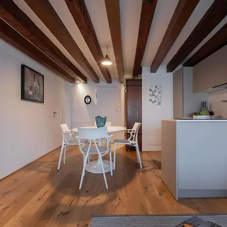 Ca Grifalconi Apartman *